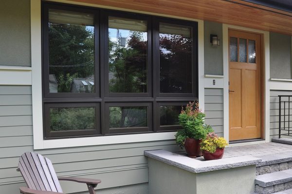 Aluminum_alloy_sliding_window_with_grille